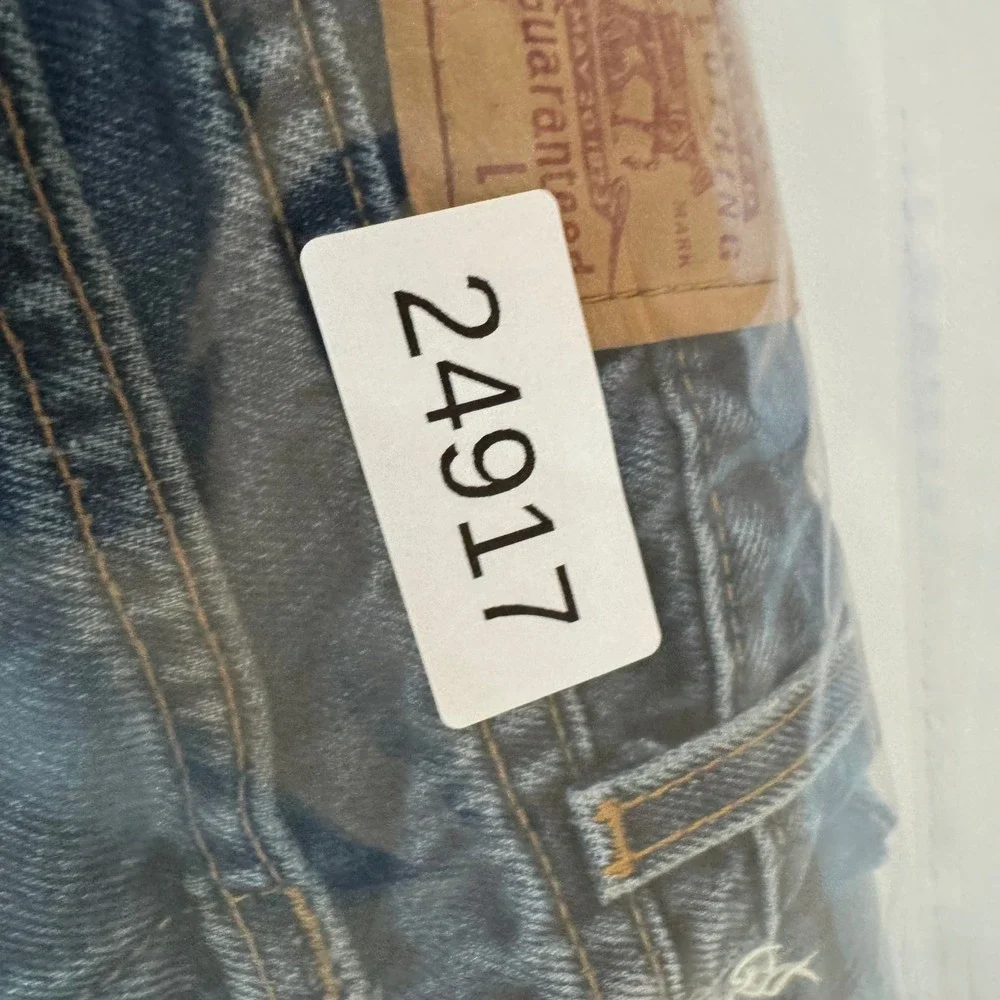 Levis Jeans Mens Size 30x29 Blue 560 Loose Fit Straight Leg Distressed USA Made